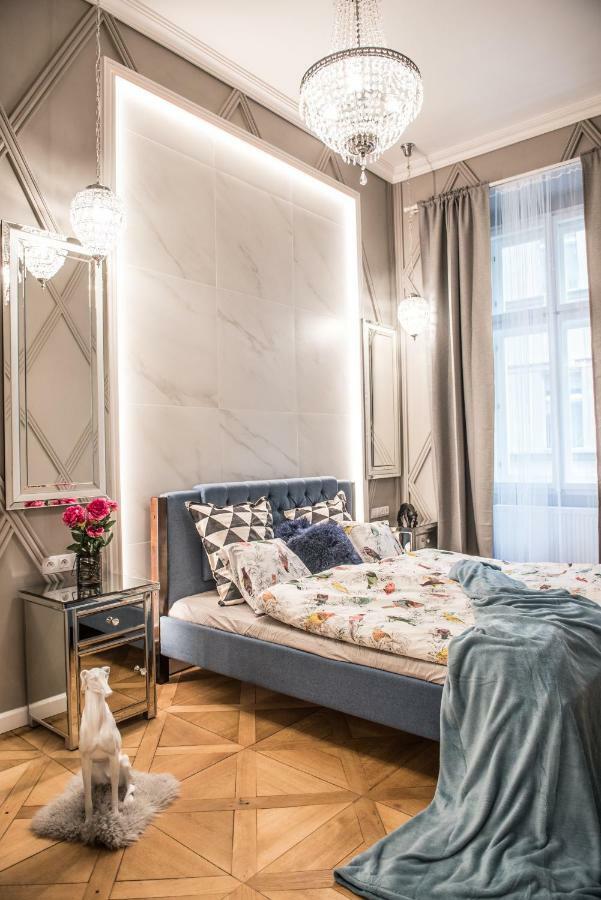 Dali Wenceslas Square Apartment Прага Экстерьер фото