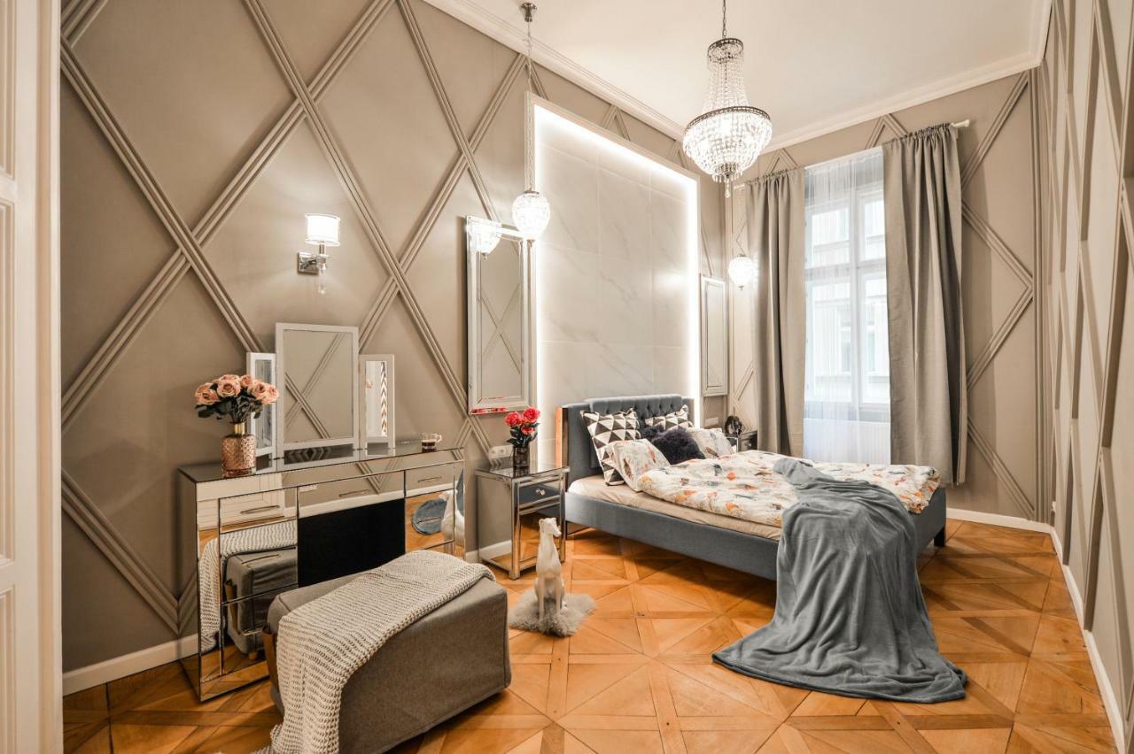 Dali Wenceslas Square Apartment Прага Экстерьер фото