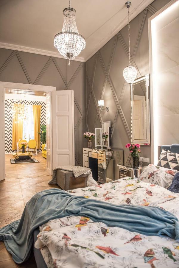 Dali Wenceslas Square Apartment Прага Экстерьер фото