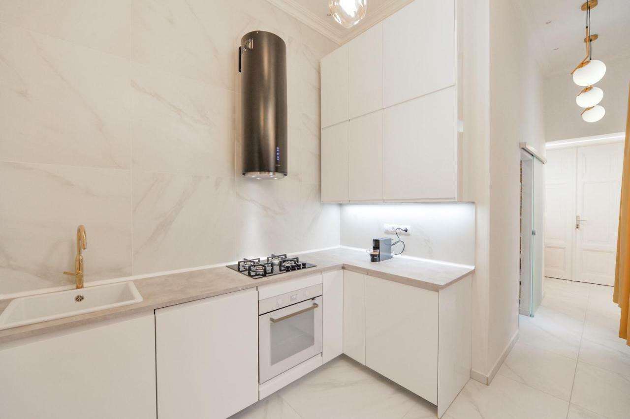 Dali Wenceslas Square Apartment Прага Экстерьер фото