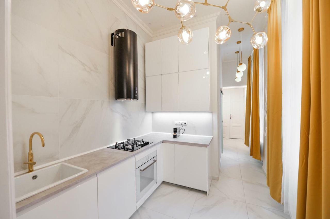 Dali Wenceslas Square Apartment Прага Экстерьер фото