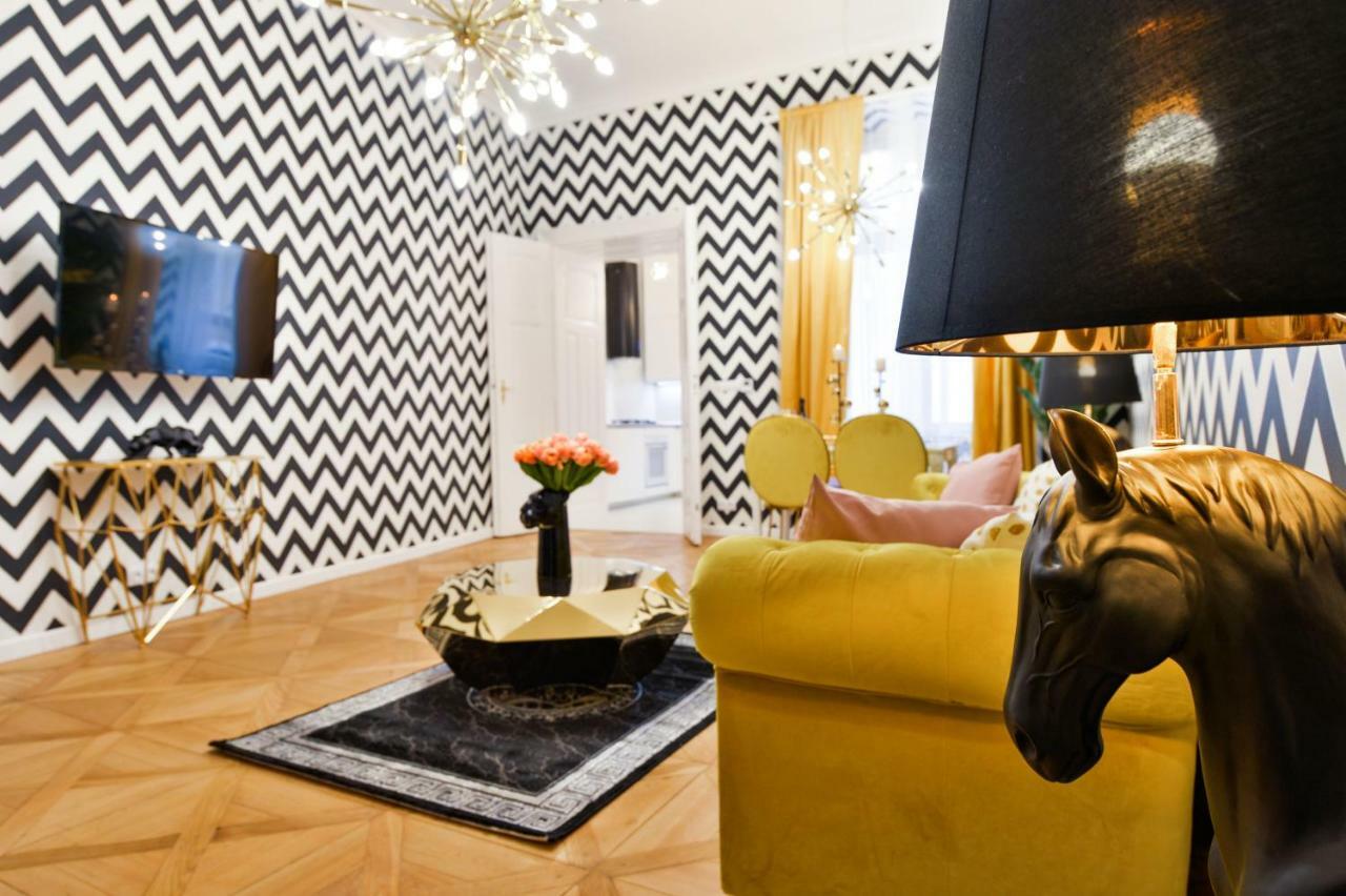 Dali Wenceslas Square Apartment Прага Экстерьер фото